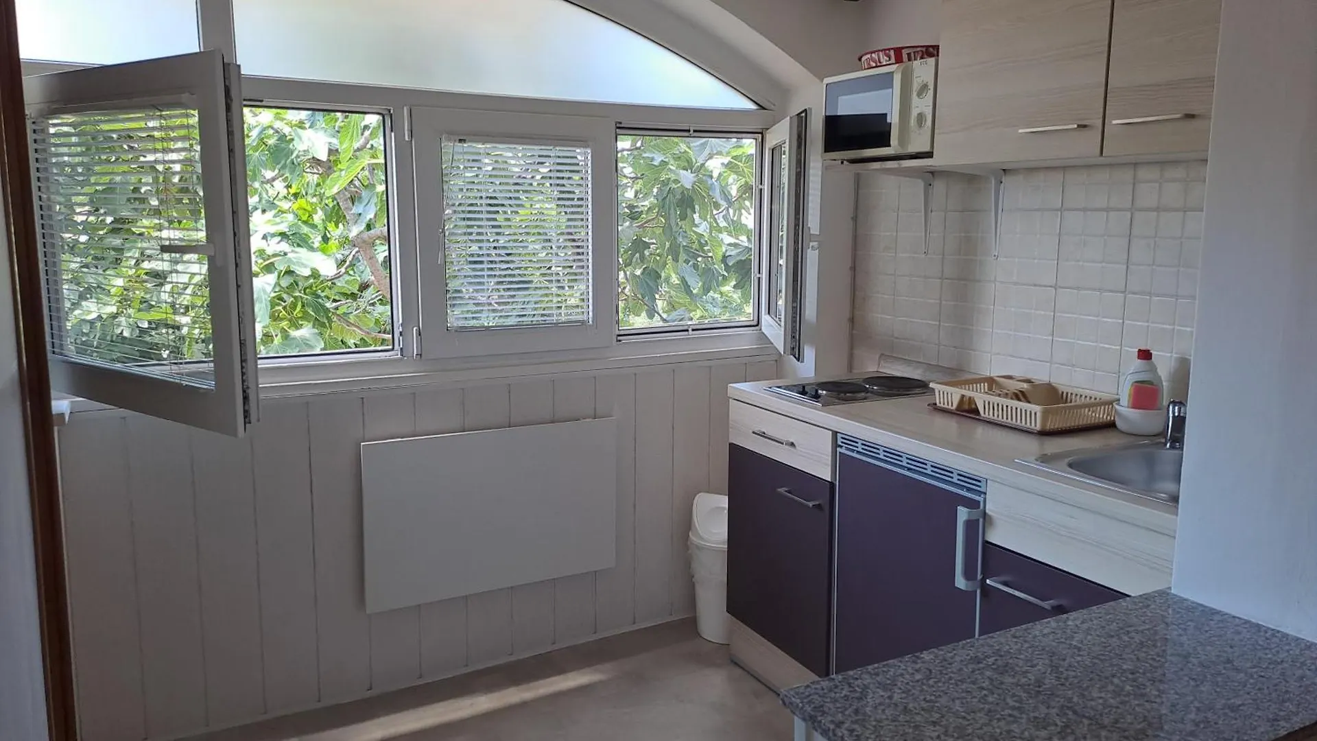 Studio Apartments Maslinik كرك